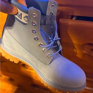 Never worn, still have box, 10/10 shape